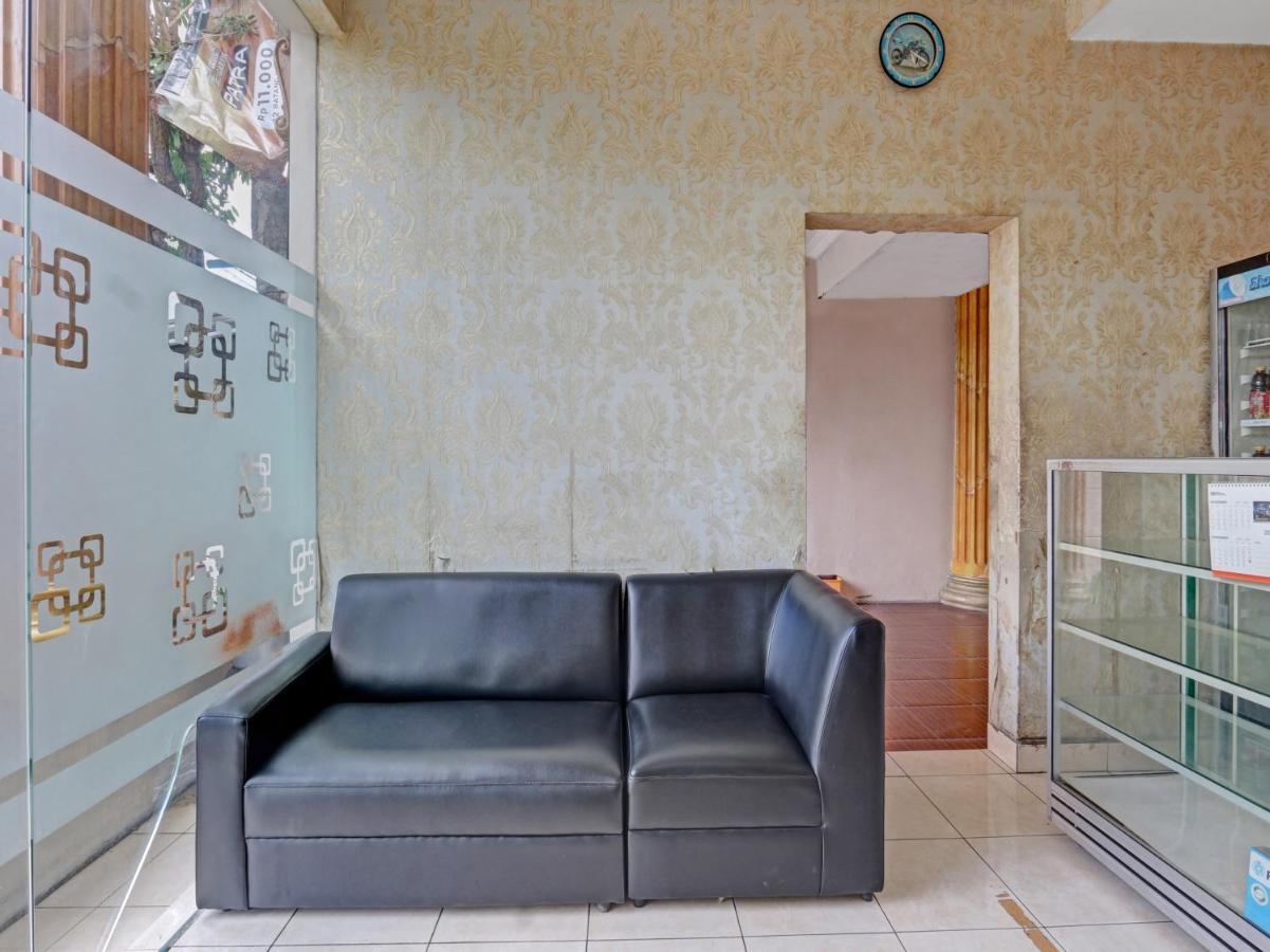 Oyo 90695 Srikandi Nologaten Hotel ยอกยาการ์ตา ภายนอก รูปภาพ
