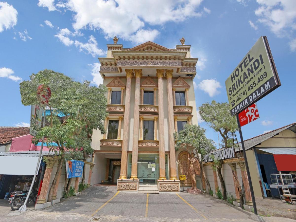 Oyo 90695 Srikandi Nologaten Hotel ยอกยาการ์ตา ภายนอก รูปภาพ