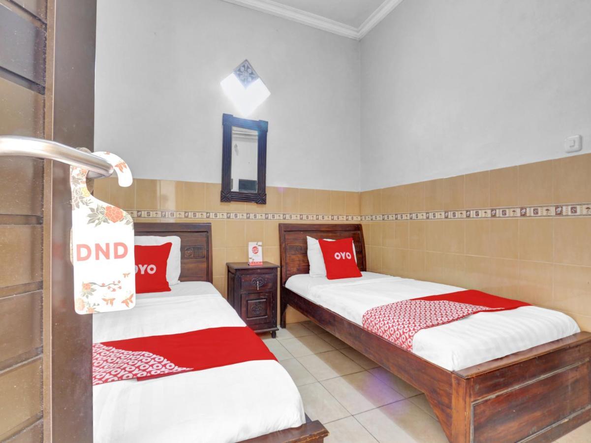 Oyo 90695 Srikandi Nologaten Hotel ยอกยาการ์ตา ภายนอก รูปภาพ