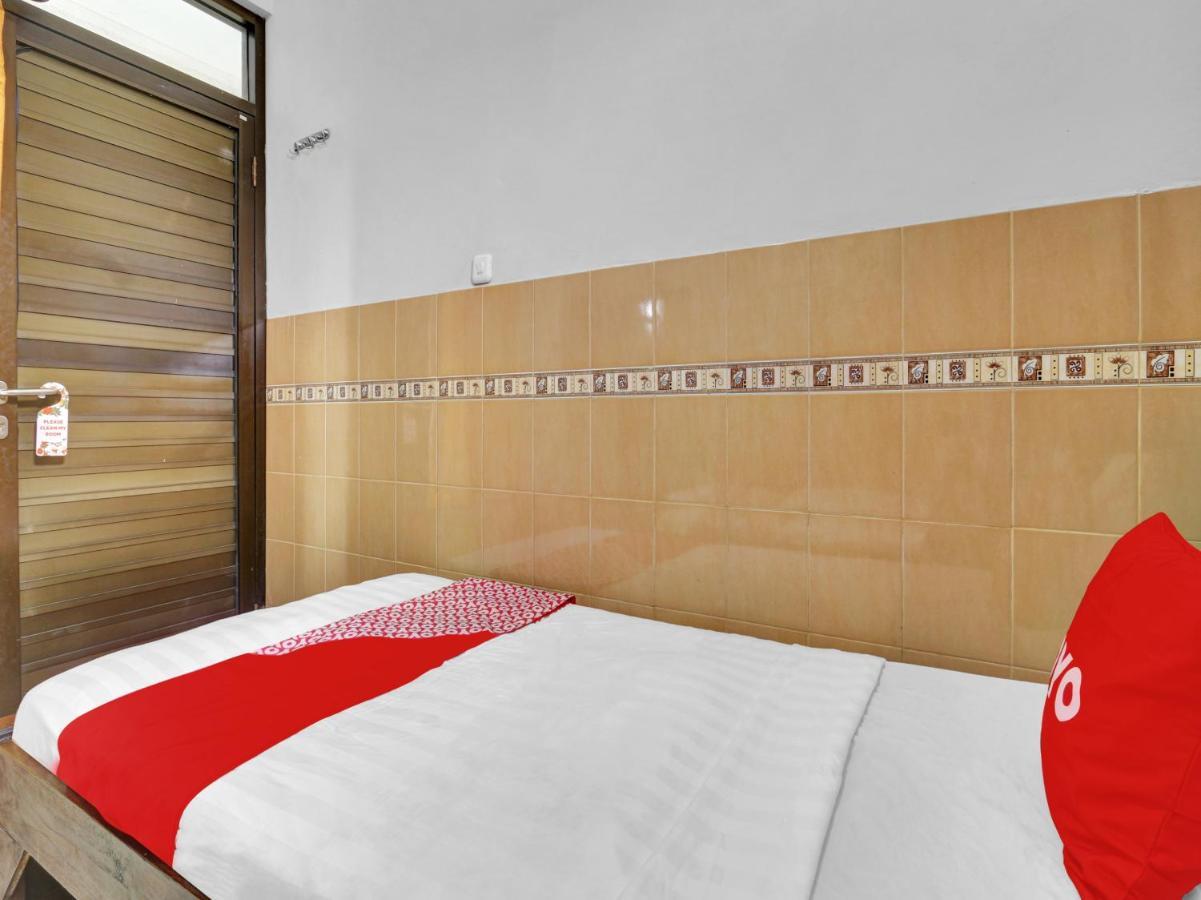 Oyo 90695 Srikandi Nologaten Hotel ยอกยาการ์ตา ภายนอก รูปภาพ