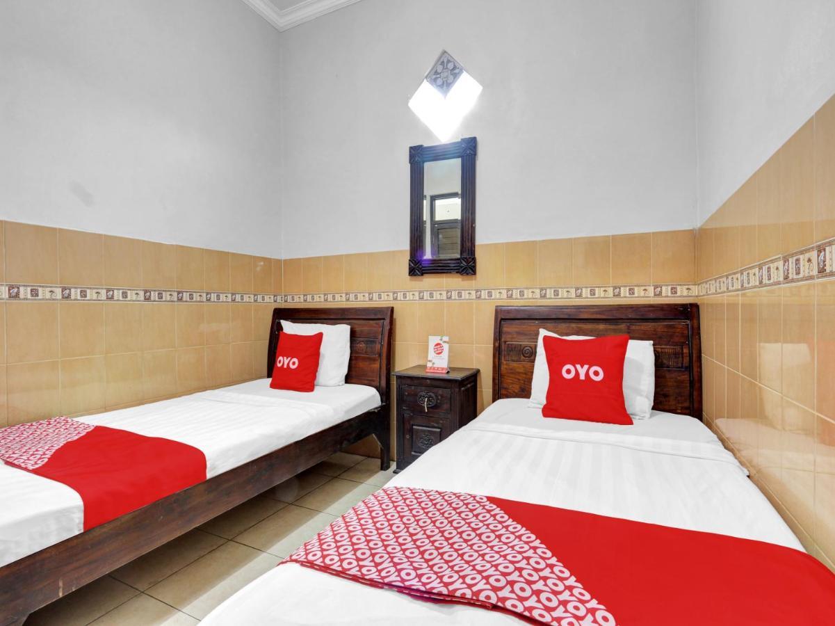 Oyo 90695 Srikandi Nologaten Hotel ยอกยาการ์ตา ภายนอก รูปภาพ